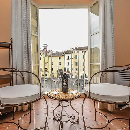 Micheli Anfiteatro Square Guest house Lucca